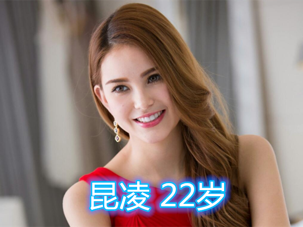 "年纪轻轻,已成母亲,杨幂和杨颖都是28岁生娃,而她20岁当妈后离婚