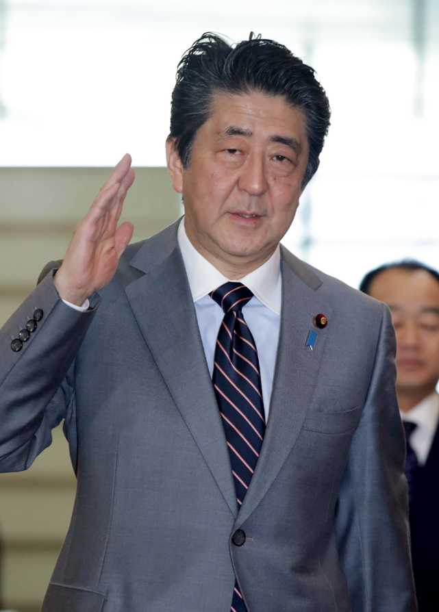 日本首相安倍晋三:将为中小企业提供最多五年的无利息