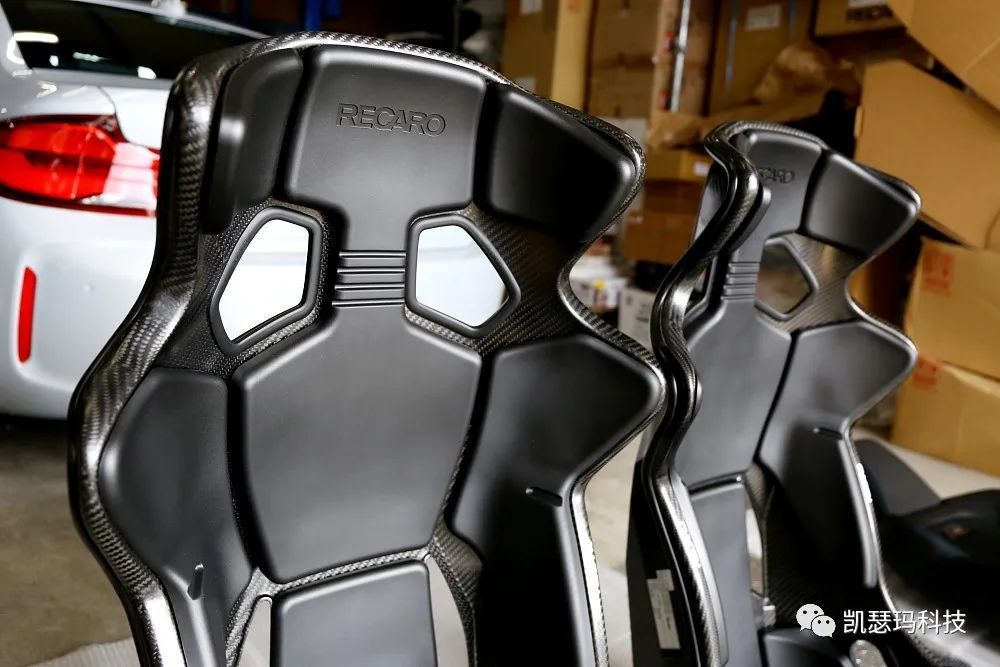 recaro pro racer rms 2600a 碳纤维座椅.全新概念的桶椅.