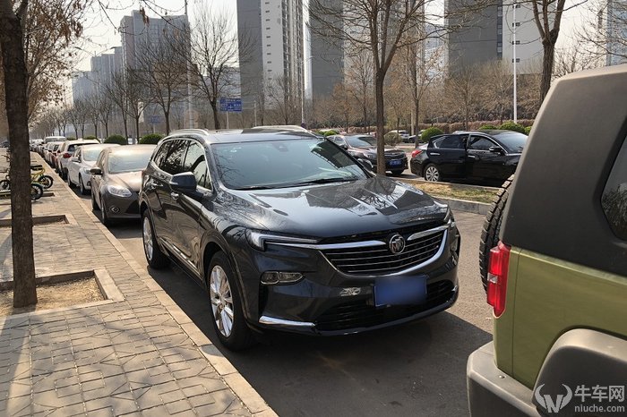 注意这些停车细节 爱车能减少不小损伤！