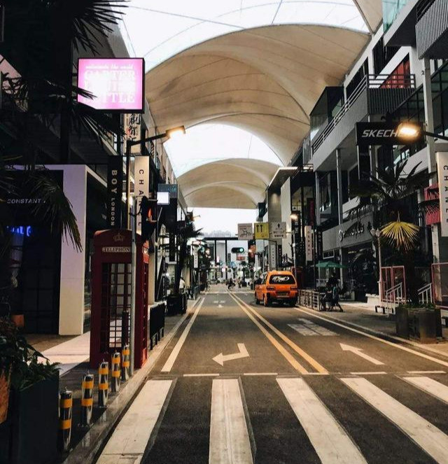 想拍港风照片怎么办?广州这个地方网红都来拍!