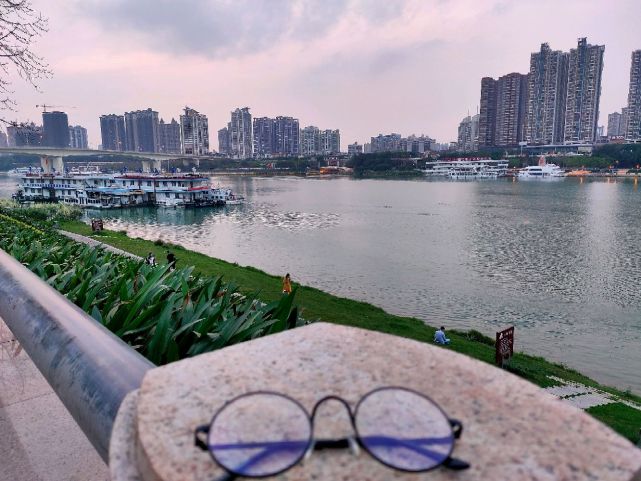 江边南宁城市风景 (来自:小李穷游记)