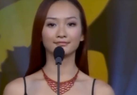 唐嫣王鸥出道时选秀照曝光,不如现在漂亮,但泳装展示