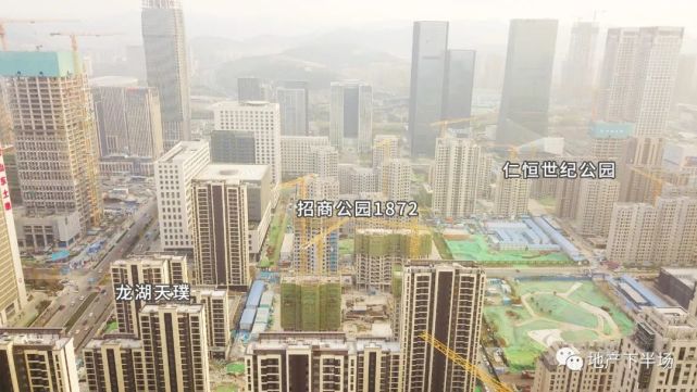 从西侧绸带公园上空看去,仁恒公园世纪距离解放东路好近!