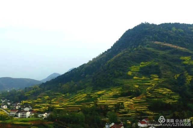 于汉中盆地西端,东连梁山山脉,西与勉县阜川接壤,距县城周家坪25公里