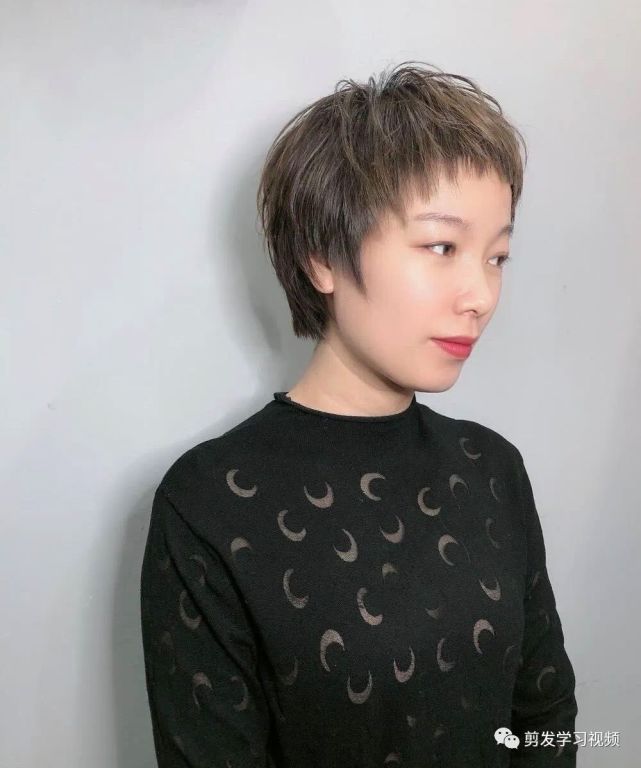 春天减龄短发35款