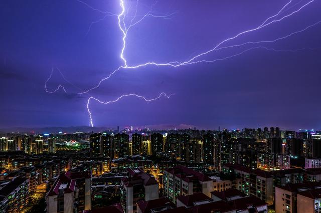 雷电多少人口_雷电芽衣(3)