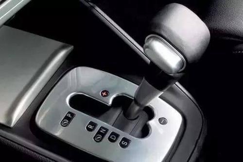 自动挡车“4大忌”，新手开车要注意