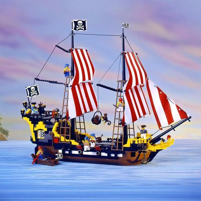 船儿captain,泰国船儿captain 梭鱼号海盗船(6285),便是其原型 继续欣赏官图吧 一共8个人仔 captain
