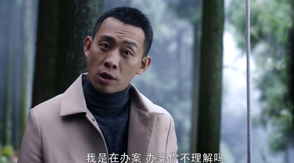 从鹏哥的角度看,《重生》重人物谈话,心理较量,轻设置悬疑.
