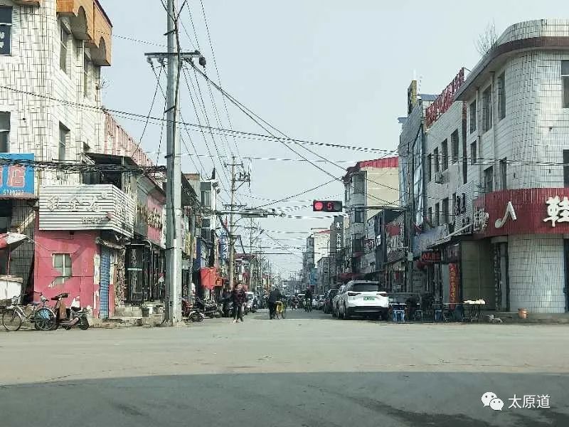 于是就去看天禄堂,到了徐沟镇中心的十字路口,从路口往南100米左右,路