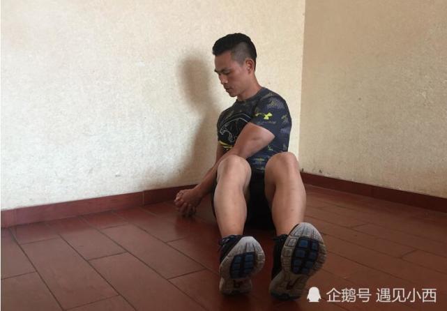 男神腹肌是怎么练成的?4个全面训练技巧,闪现帅气的六