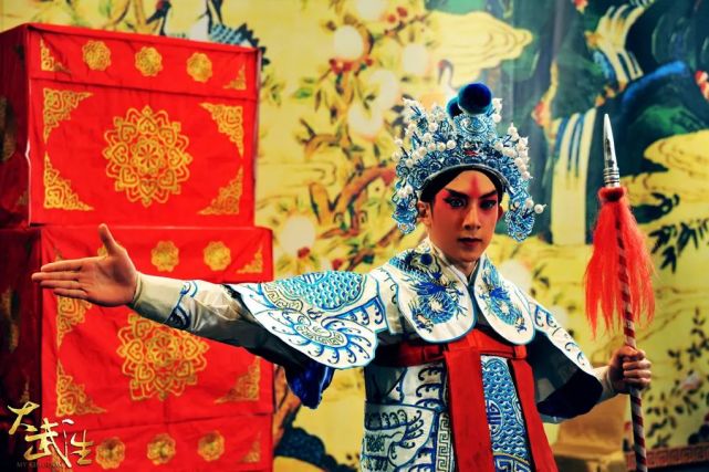 央视盘点明星京剧扮相,刘亦菲赵丽颖入选,易烊千玺年龄最小