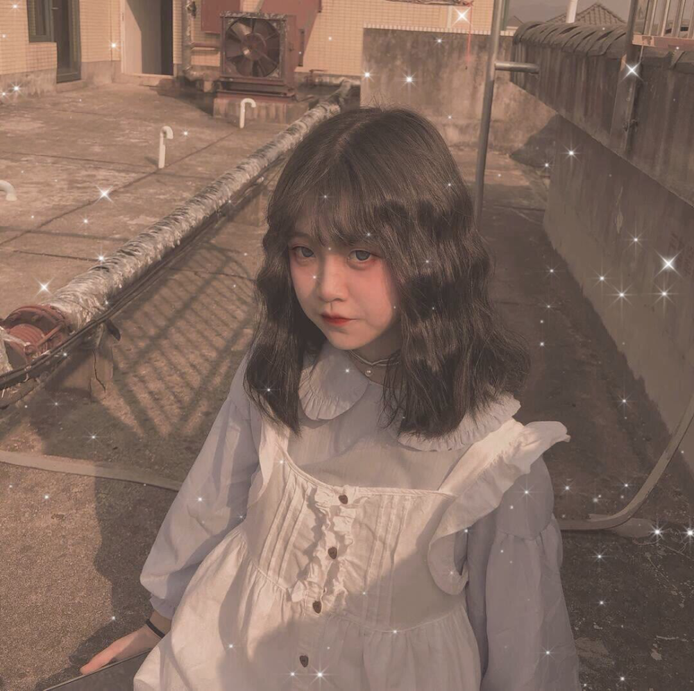 仙气少女心女生头像你问我是不是爱你如初我回答不是是与日俱增
