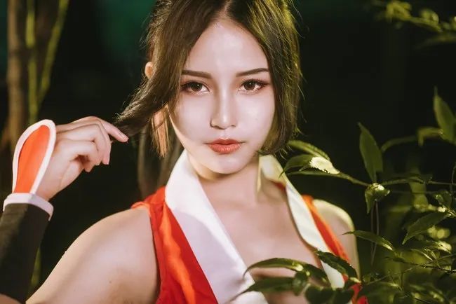 王者cos:你们想要的不知火舞来了!绅士们,进来看看吧!