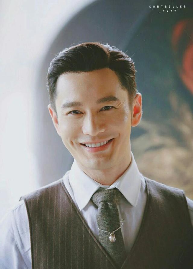 最近很想给黄晓明的颜值道歉