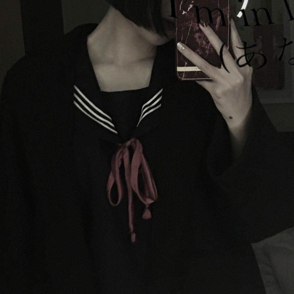 ins·伤感·女生头像:微笑只是表情,与快乐无关!