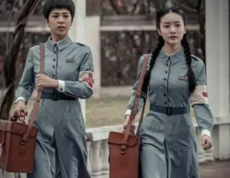 新版《亮剑》未播先凉,女护士戴耳环穿紧身衣,这操作不敢恭维