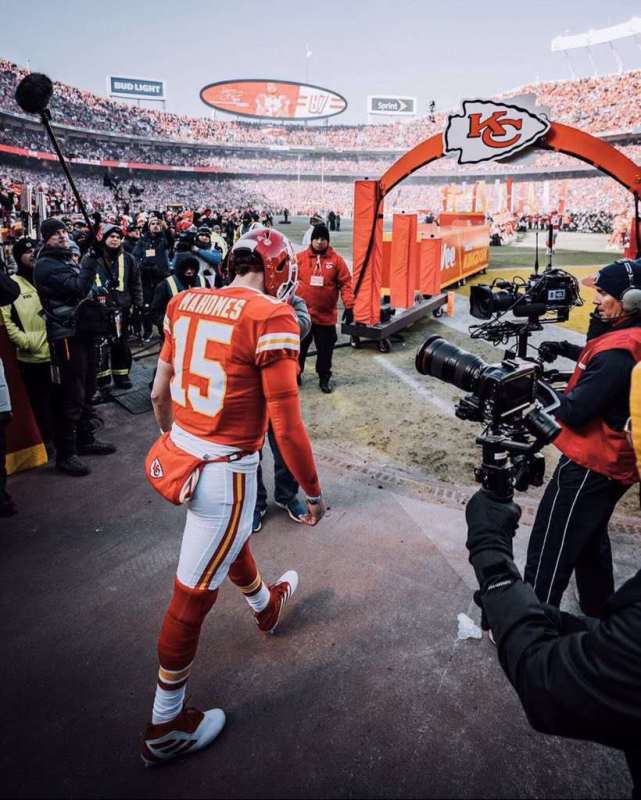 马霍姆斯力压杰克逊 布雷迪仅