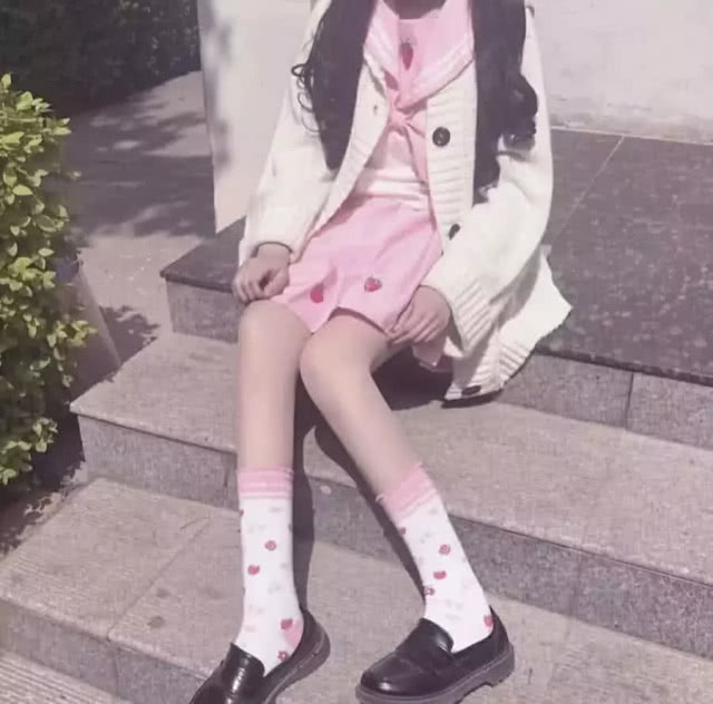 森系"小仙女"闺蜜女生头像:异父异母的亲姐妹,途有好伴,不觉长远