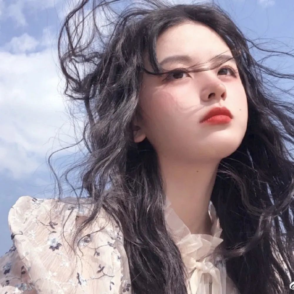 气质好看女生头像 对未来最大的慷慨 是把一切献给现在