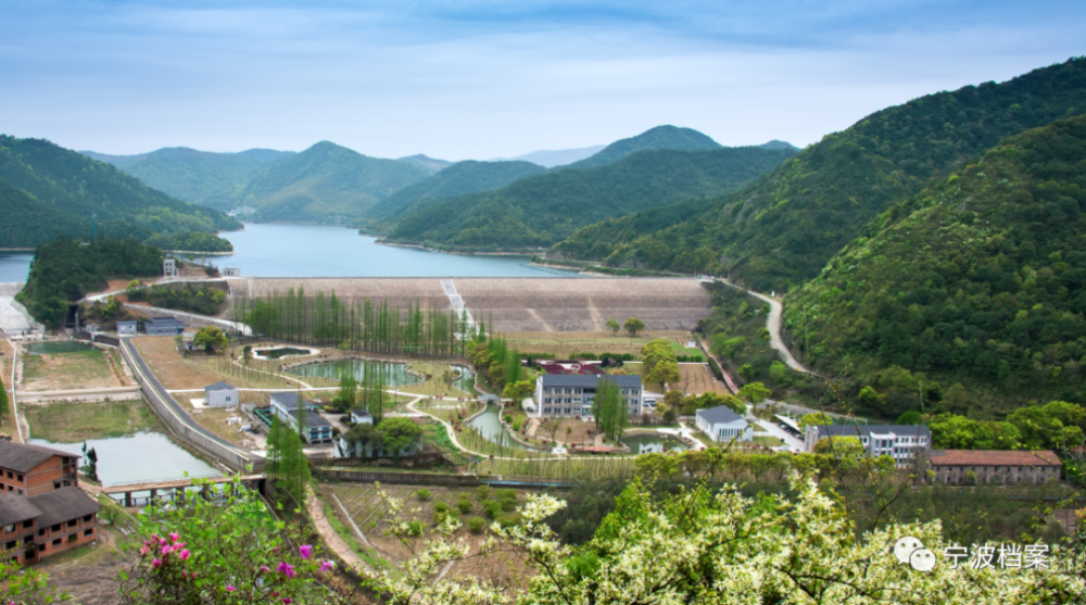 三溪浦水库亦称"太白湖",位于宁波市鄞州区东吴镇境内,汇合天童,凤下