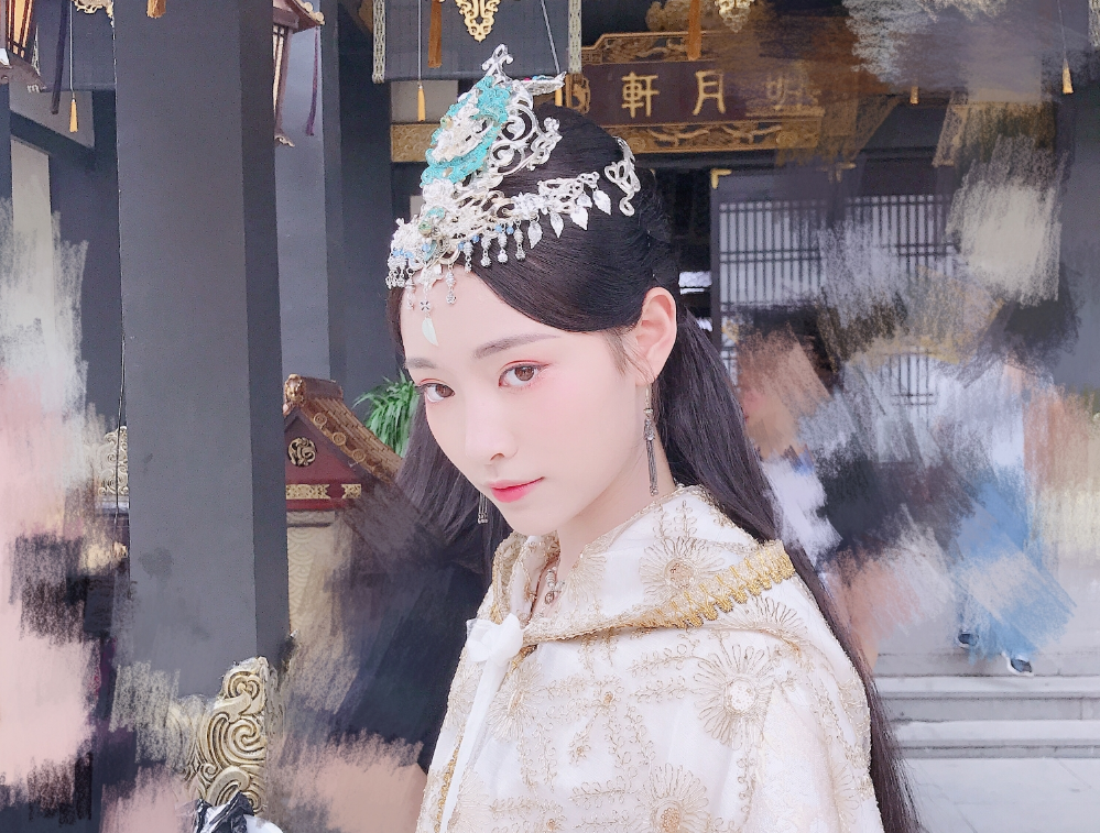 本以为许佳琪在舞台上够帅了,当看清古装反串造型,才知啥叫惊艳