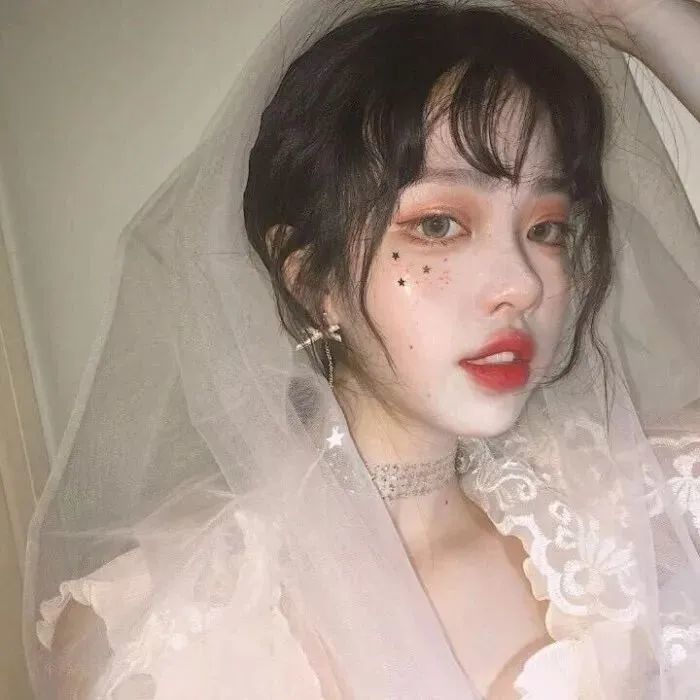 女生戴头纱唯美头像