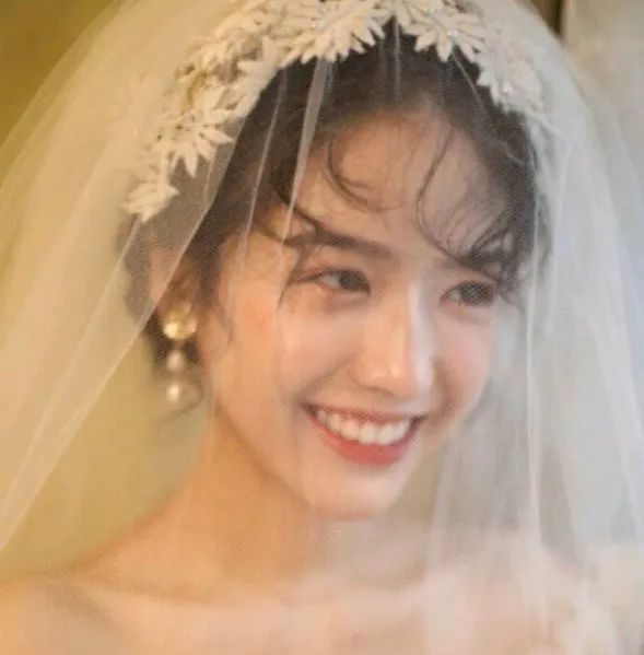 女生戴头纱唯美头像