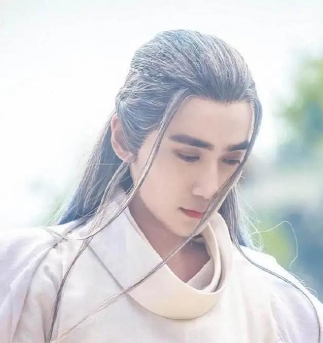 男星回眸杀,朱一龙深情,王一博高冷,看到肖战:太绝了!