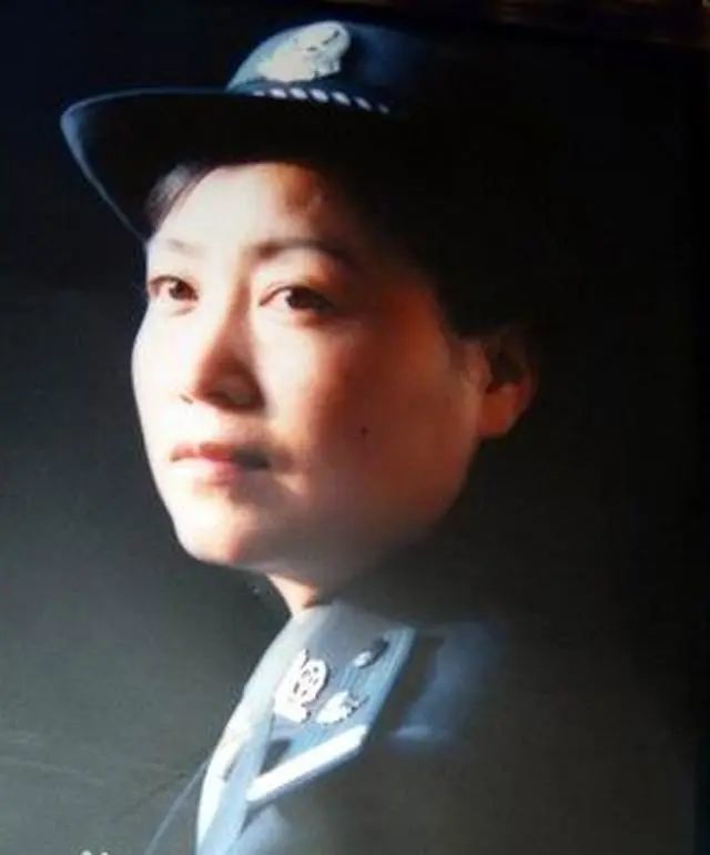 40岁的任长霞因公牺牲,唯一儿子现状如何?