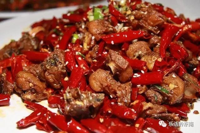 贵州菜又称黔菜,由贵阳菜,黔北菜和少数民族菜等组成