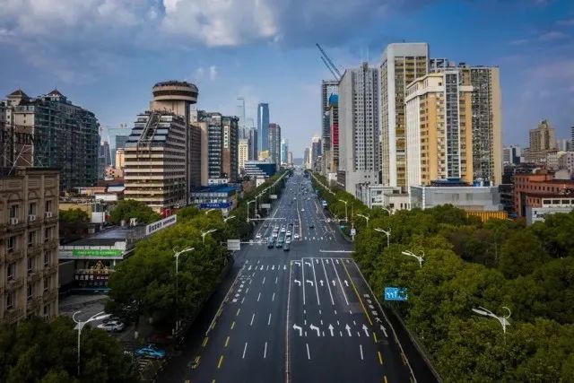 黄兴北路. 中山亭. 黄兴广场. 五一中心广场. 长沙南站.