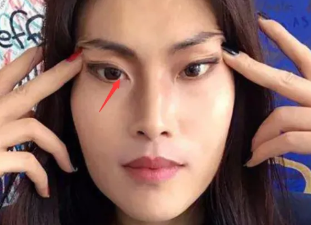 单眼皮不算丑,有这3种眼型的女生,颜值才叫人"一言难尽"