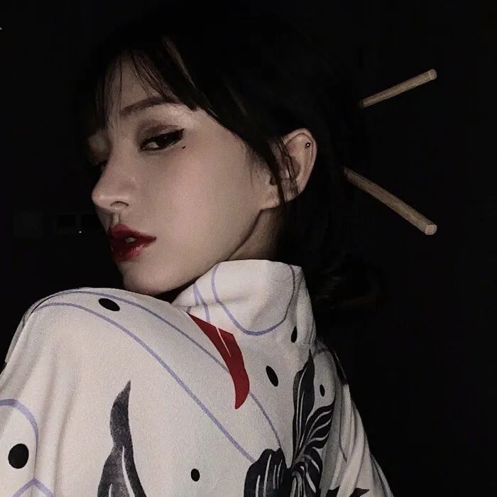 可盐可甜女生头像