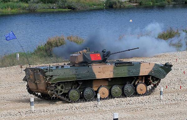 在从埃及获得的这批苏制武器里,bmp1步兵战车绝对是我军急需的装备