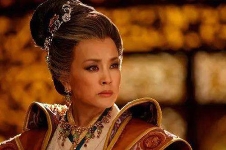 武则天被推翻后,侄儿武三思为何能免于被杀,并且祸乱