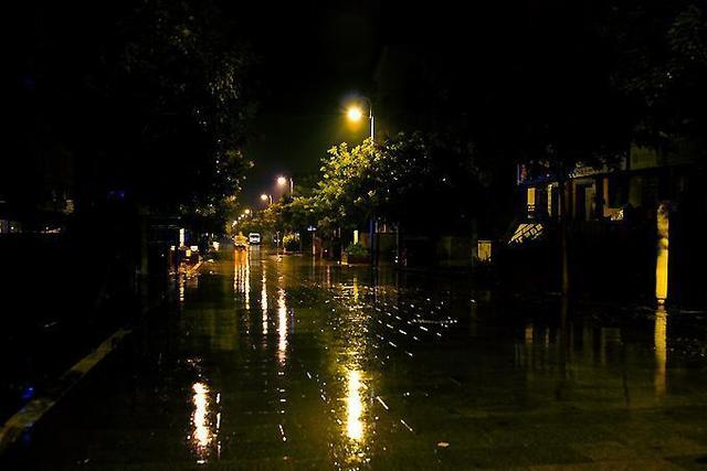 心理学测试:下面这些雨夜哪一个下雨最严重,看一下你最讨厌什么样的