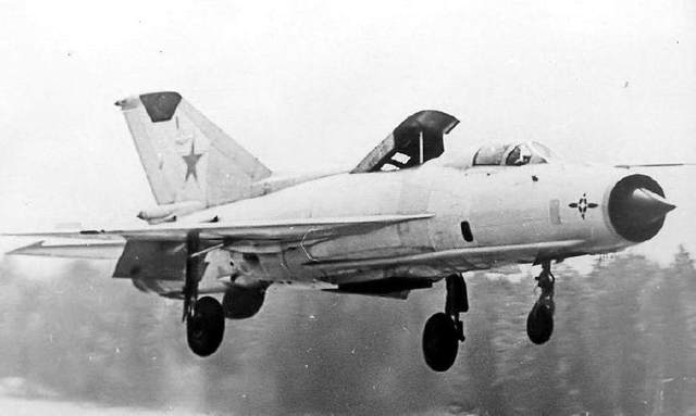 米格23pd,雅克36垂直起降验证机,雅克38铁匠垂直起降战斗机,再比如说