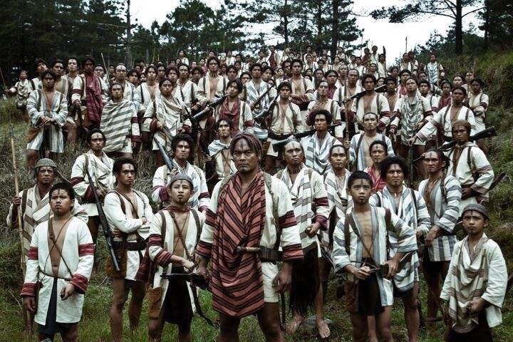 赛德克族人集结在一起准备起义