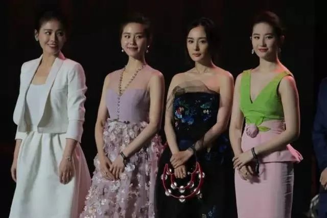 郑爽形体课上热搜,普通女孩如何拥有刘诗诗倪妮的"天鹅颈"?