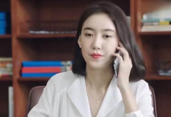 跟《完美关系》高露,学温婉轻熟的职场风