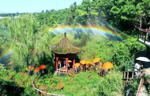 "风雨过后是彩虹"——雪山彩虹谷景区