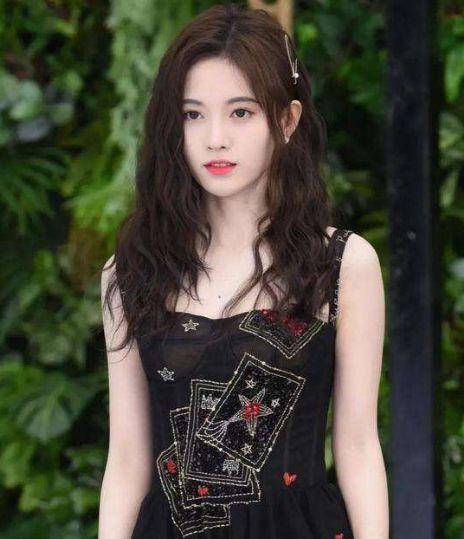 鞠婧祎不愧是三千年美女,看到照片后,网友:真养眼啊