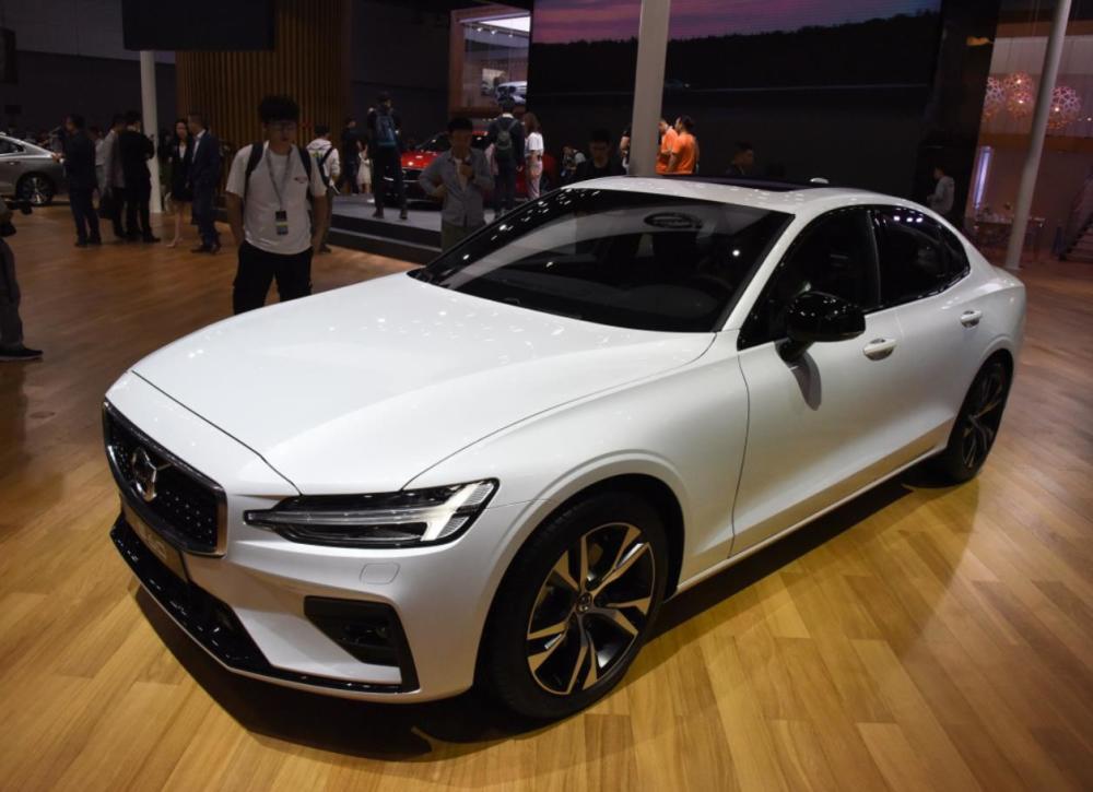 s60沃尔沃2020款,s90沃尔沃2020款 低调有档次,2020款沃尔沃s60,2.0t爆250马力6.5秒破百