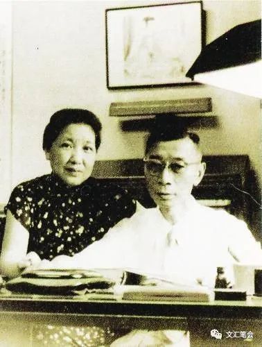 傅雷夫妇一九六五年摄于书房 一 多年以前,读柯灵怀念傅雷的文章