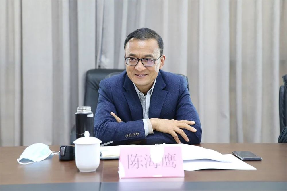 陈海鹰检察长与开发区院钱铖检察长和班子成员进行座谈.