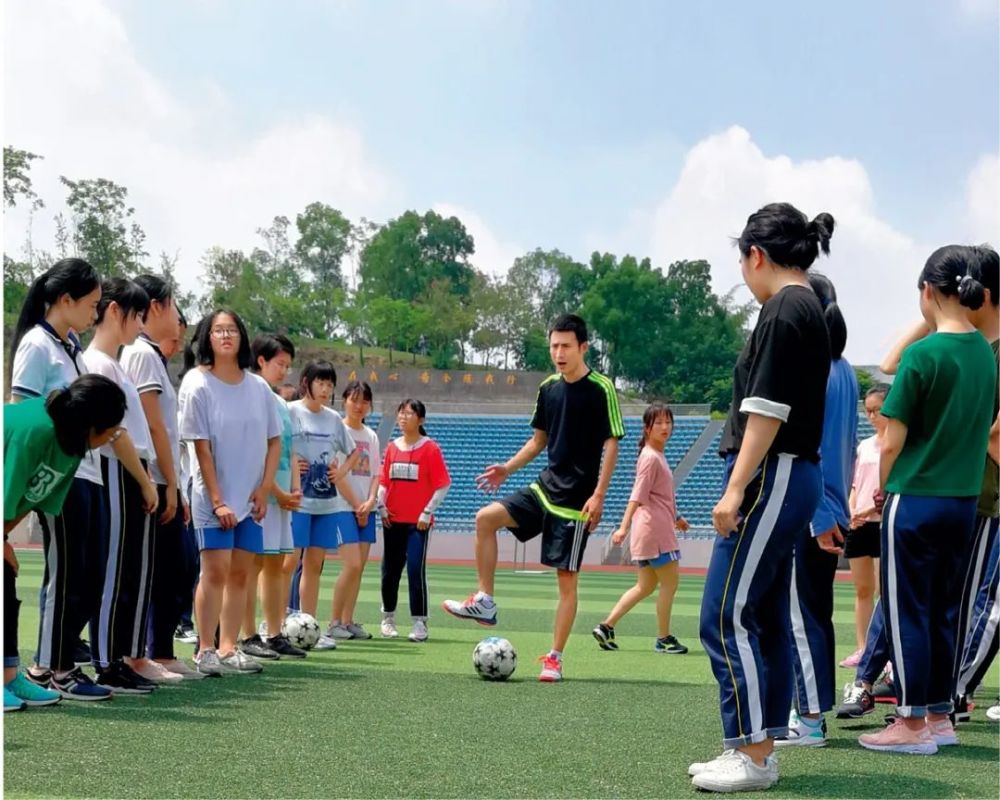 高中足球绕杆教学如何提升?东中老师新研究