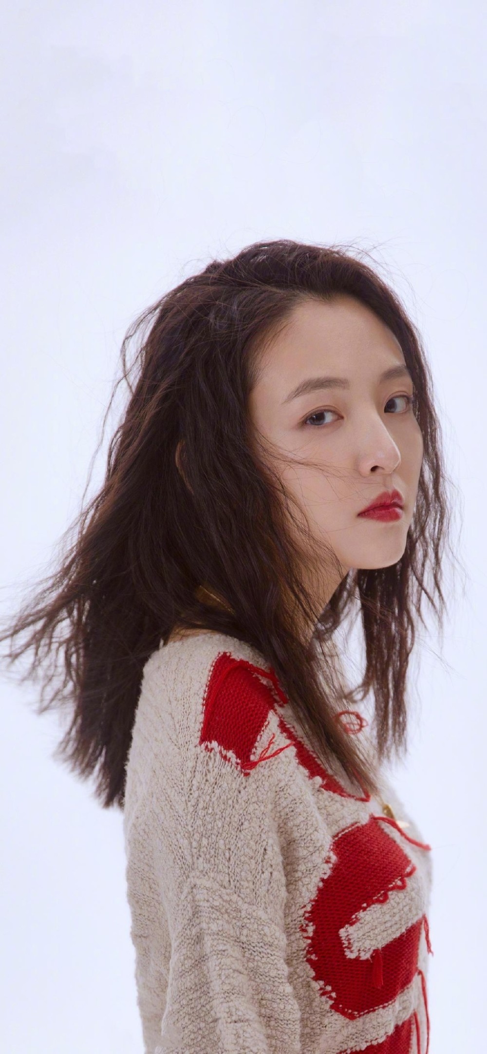 吴倩清新甜美风手机壁纸
