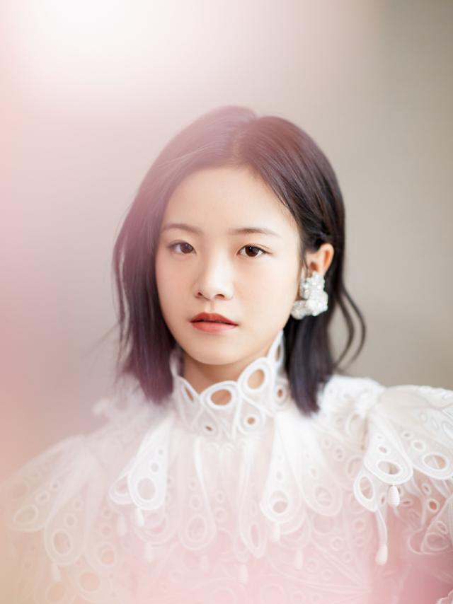 李庚希,很可爱元气的长相,灵动是有的,但是长得太